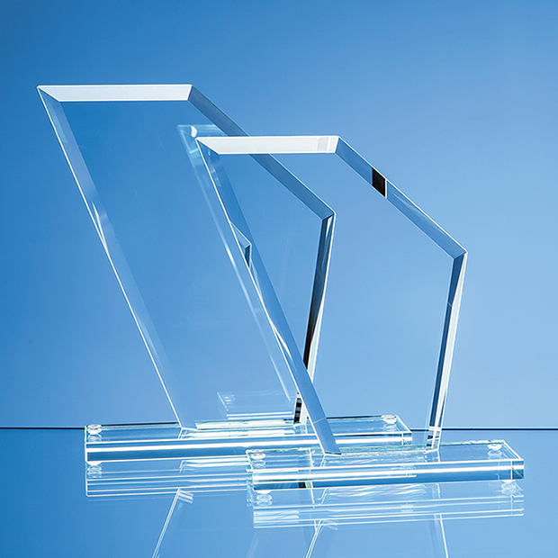 17.5cm x 15.5cm x 1cm Jade Glass Facet Wing Award